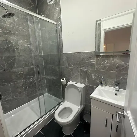 Apartment Modern 2 Bedroom Flat, Se6 *