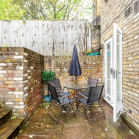 Apartment Bright St Johns London