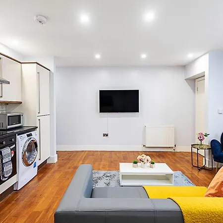 Bright St Johns Apartment London