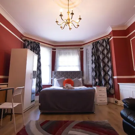 Bed & Breakfast Victorian Woods London