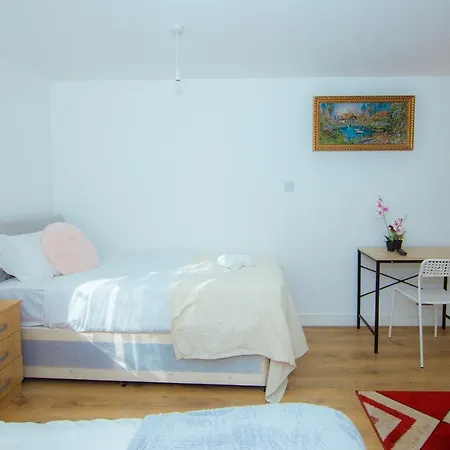 Bed & Breakfast Victorian Woods London