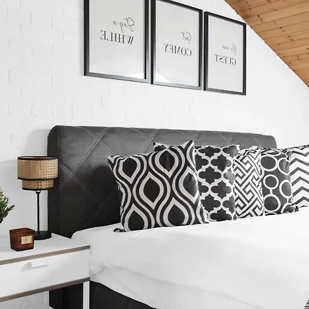 Apartment Large Industrial Style 2 Bedroom Short Term & Flexible Renting Canary Wharf With Free Wifi
