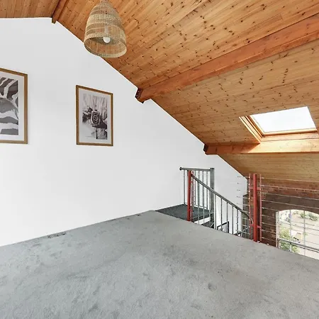 Large Industrial Style 2 Bedroom Short Term & Flexible Renting Canary Wharf With Free Wifi * London