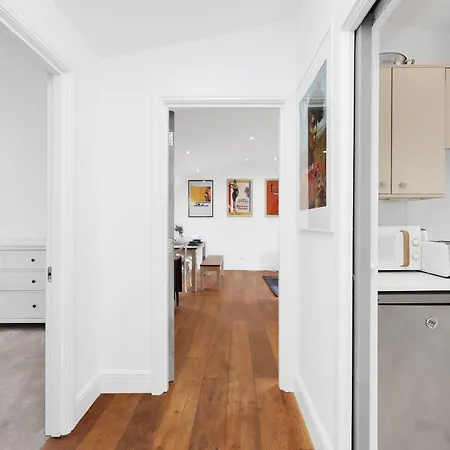 Apartment Loft Aartment Short Term & Flexible Renting Hackney With Free Wifi & Balcony *