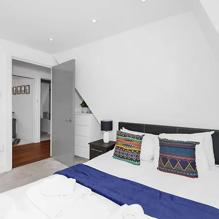 Loft Aartment Short Term & Flexible Renting Hackney With Free Wifi & Balcony London