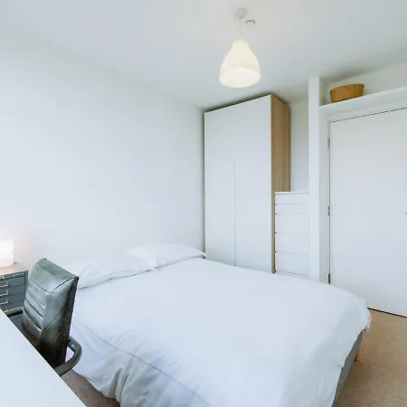 Pass The Keys Location Flat Near Old St And Dalston Overlooking Rosemary Park And Regents Canal Apartment London