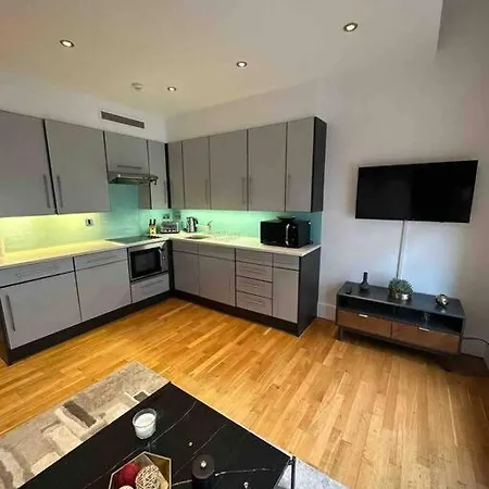 1 Bedroom In St Piccadilly Hy10 Appartement *