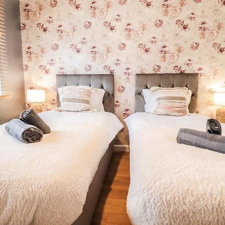 Apartment Spacious 1 Bed Flat-free Parking *
