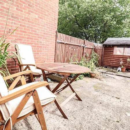 Spacious 1 Bed Flat-free Parking Apartment