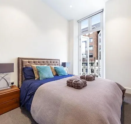 Harley Street Luxury Snug Apartment London