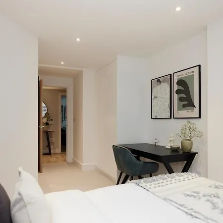 Apartment The Limehouse Cut Place - Spacious 2bdr Flat With Balcony *