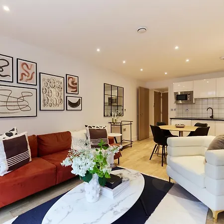 The Limehouse Cut Place - Spacious 2bdr Flat With Balcony London