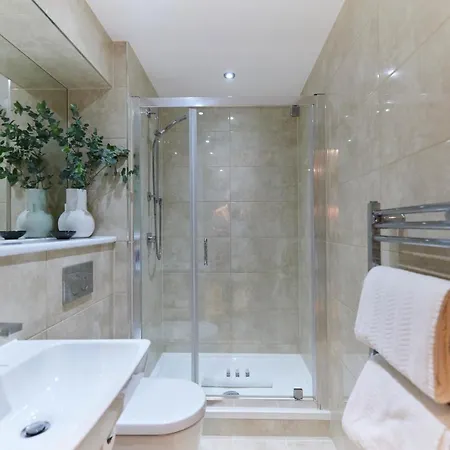 Apartment The Limehouse Cut Place - Spacious 2bdr Flat With Balcony *