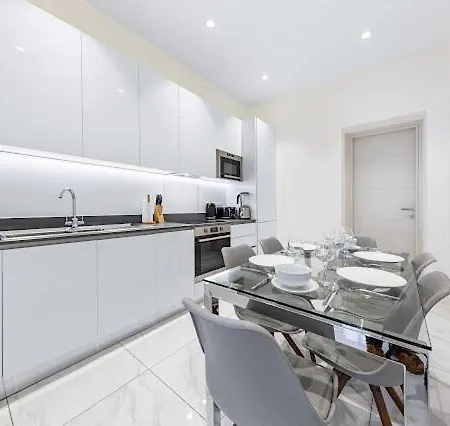 Harley Street Luxury Snug