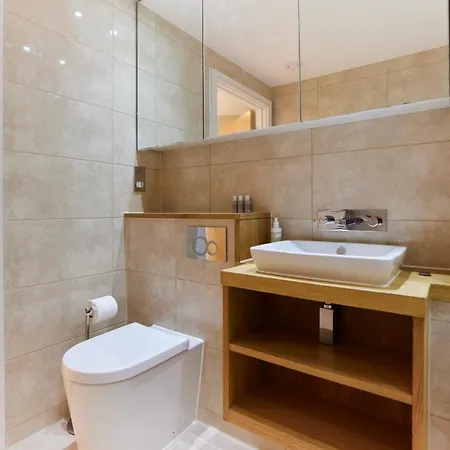 Apartment The Limehouse Cut Place - Spacious 2bdr Flat With Balcony London