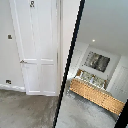 Apartamento Fantastic Spacious Garden Flat With Own Private Entrance