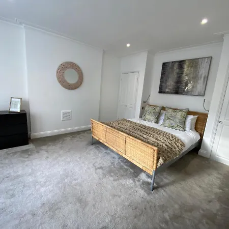 Apartamento Fantastic Spacious Garden Flat With Own Private Entrance
