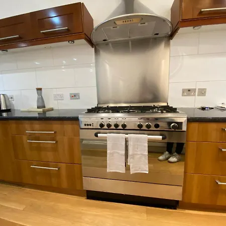 Fantastic Spacious Garden Flat With Own Private Entrance Londres