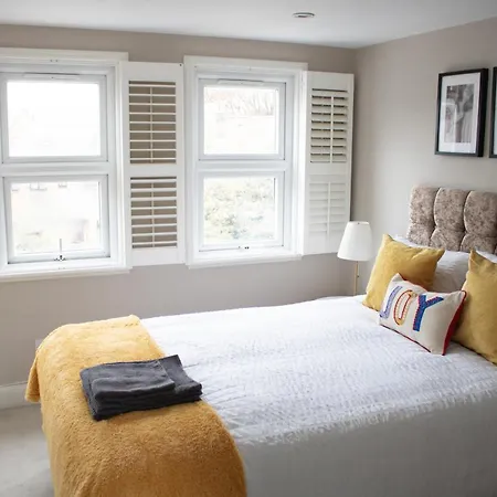 Homestay Flowers Brentford