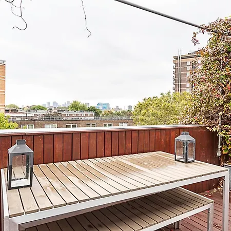 3 Bed Luxury Penthouse In Shoreditch Apartment London