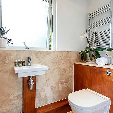 3 Bed Luxury Penthouse In Shoreditch * London