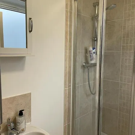 Canary Wharf Balcony Homestay London