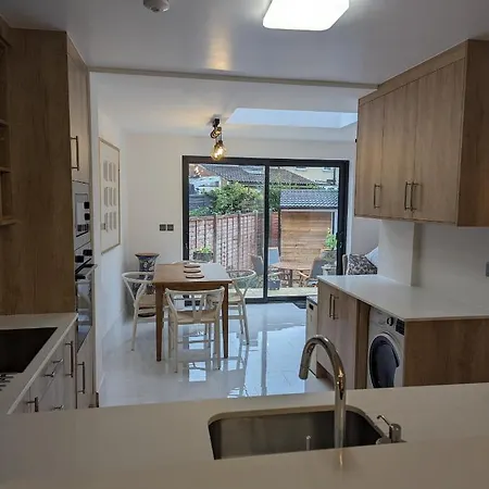 House In Barnes Holiday home London