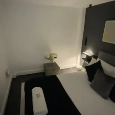 Guest house Under The Influence Annex Sleeps 4 London