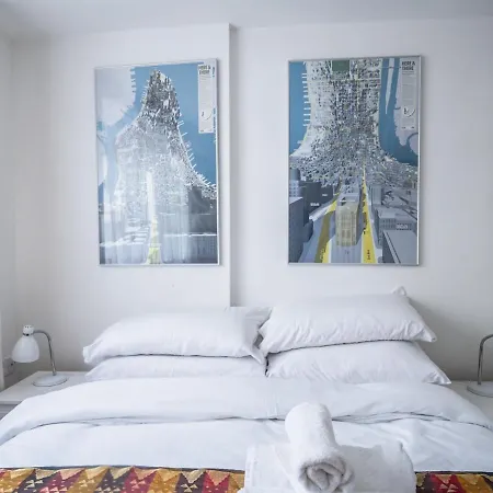 Cosy And Spacious Flat Near Bridge Appartamento Londra