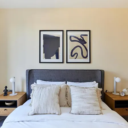The Weavers Field Place - Classy 3bdr Flat With Terrace * London