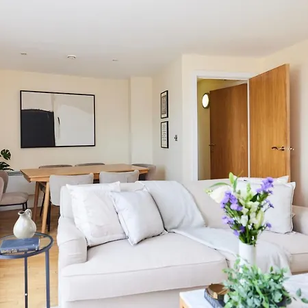 Apartment The Weavers Field Place - Classy 3bdr Flat With Terrace London