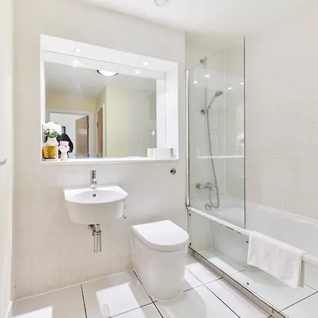 Apartment The Weavers Field Place - Classy 3bdr Flat With Terrace London