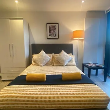 Shoreditch / Brick Lane - Studio *
