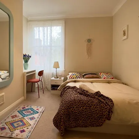 Quarto em Acomodações Particulares Cosy 3 Bedroom Flat Nearby Willsden