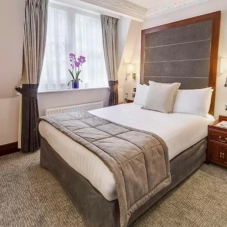 Fitzrovia Hotel 4*