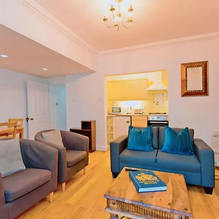 Apartment Gorgeous 2-bed Flat - 25 Minutes Walk From Winter Wonderland *