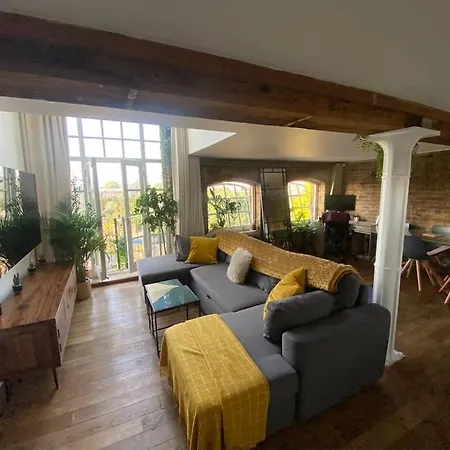 Lägenhet Luxury Artistic 2 Bedroom W/balcony-great Location