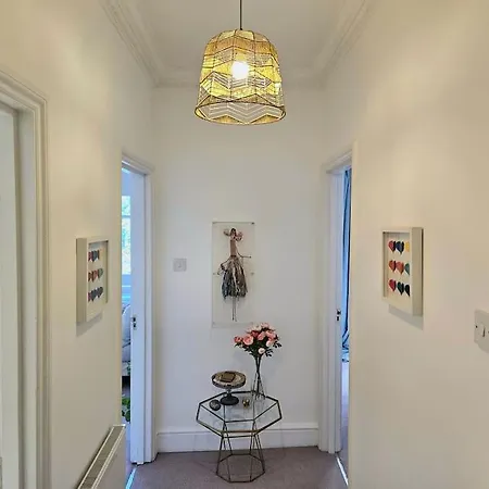 Cozy One Bedroom Next To Paddington Apartment *