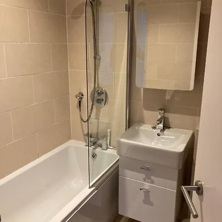 Two Double Bedroom Flat In Soho *