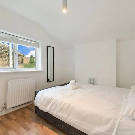 Cosy 3 Bed In Colliers Wood Casa vacanze