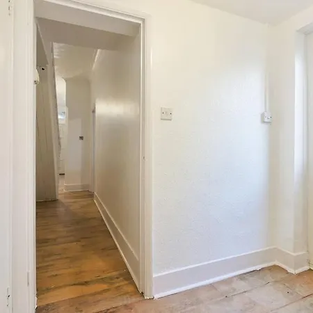 Cosy 3 Bed In Colliers Wood