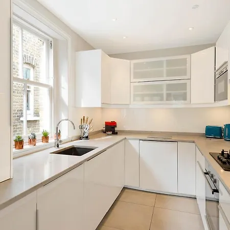 Lovely With Park Views *