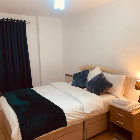 Apartment North Acton Flat London