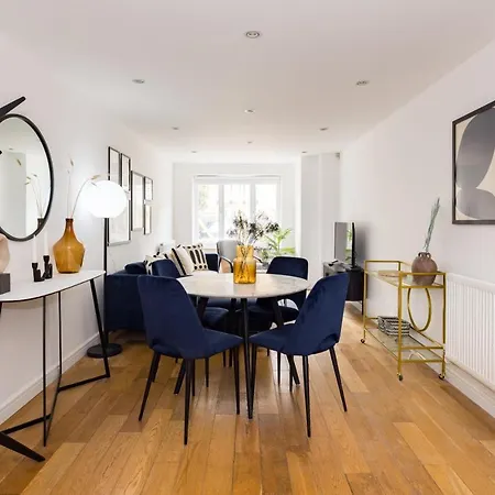 The Walworth Hideout - Elegant 2bdr Flat * London