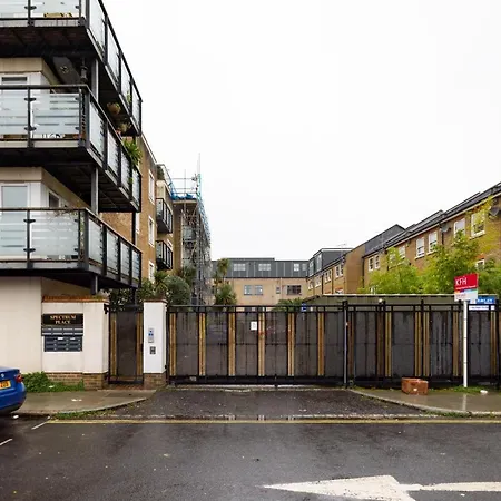 The Walworth Hideout - Elegant 2bdr Flat London