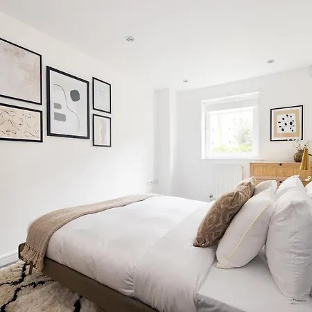 The Walworth Hideout - Elegant 2bdr Flat