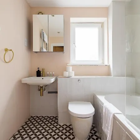 The Walworth Hideout - Elegant 2bdr Flat * London