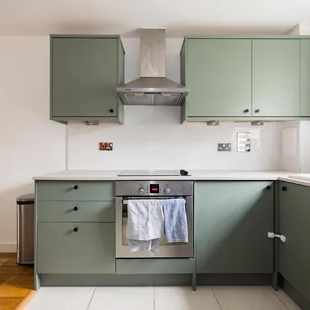 The Walworth Hideout - Elegant 2bdr Flat
