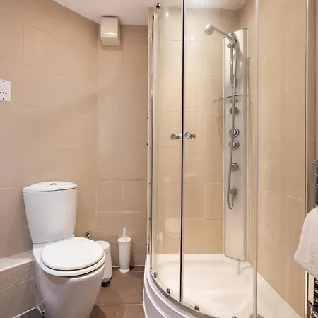 The Walworth Hideout - Elegant 2bdr Flat * London