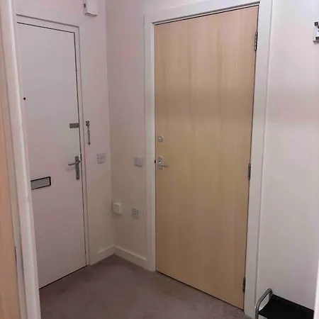 Cosy Spacious Studio Flat Stratford / Bow Apartment *